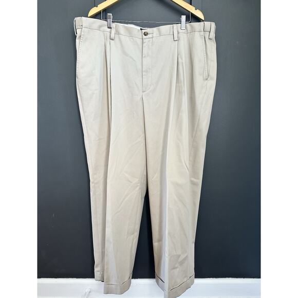 Eddie Bauer Relaxed Fit NEW Pleated Khaki Trousers - Size 42 X 30 - Picture 1 of 7